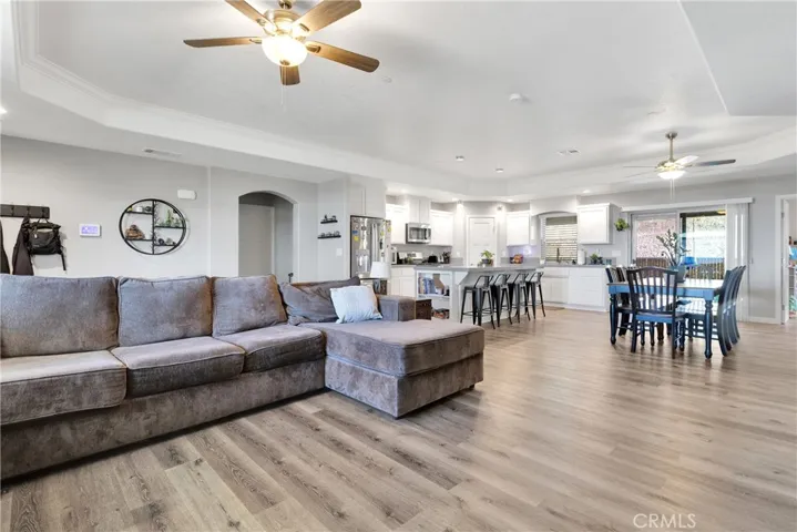 21945 Mountain View Road, Apple Valley, California 92308