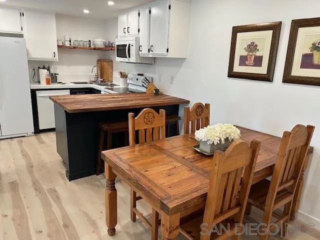 6211 Calle Mariselda 103, San Diego, California 92124