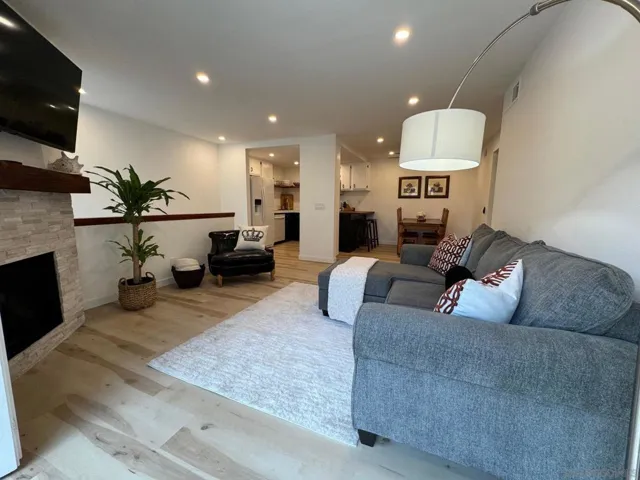 6211 Calle Mariselda 103, San Diego, California 92124