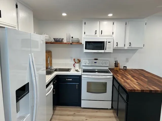 6211 Calle Mariselda 103, San Diego, California 92124