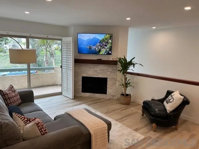 6211 Calle Mariselda 103, San Diego, California 92124