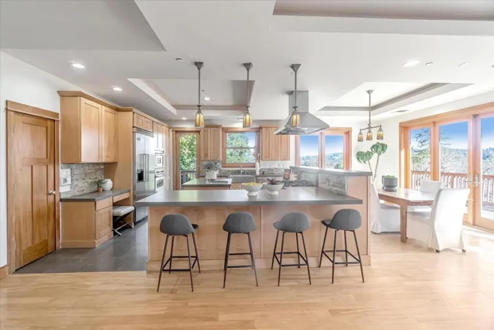 2 Vallecito Lane, Orinda, California 94563