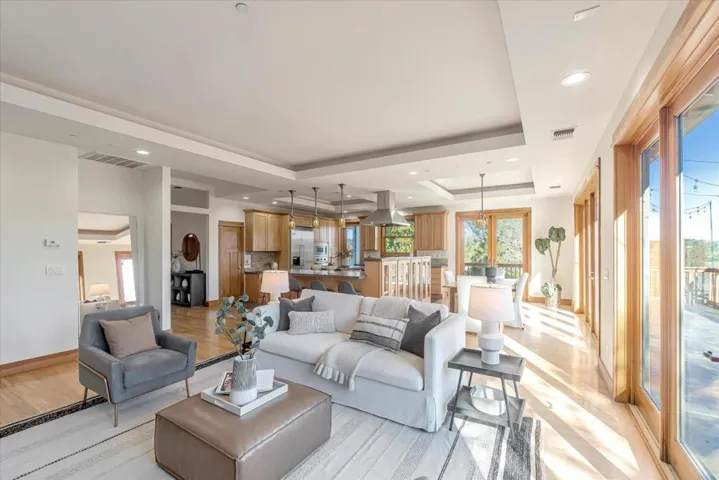 2 Vallecito Lane, Orinda, California 94563