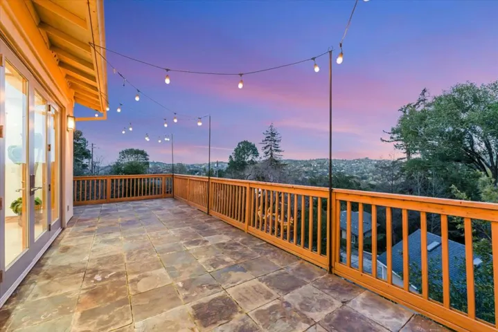 2 Vallecito Lane, Orinda, California 94563