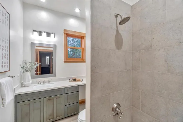 2 Vallecito Lane, Orinda, California 94563