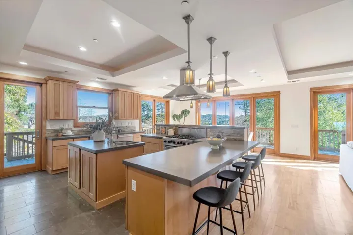 2 Vallecito Lane, Orinda, California 94563