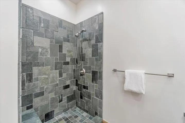 2 Vallecito Lane, Orinda, California 94563