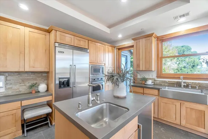 2 Vallecito Lane, Orinda, California 94563