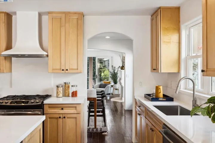 6308 Broadway Terrace, Oakland, California 94618