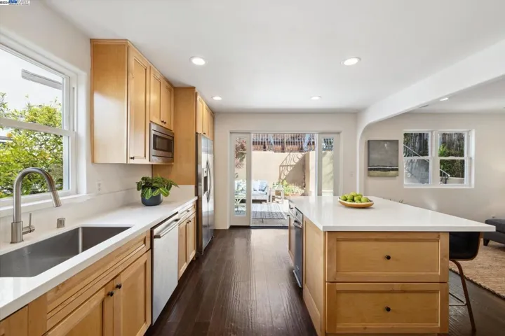 6308 Broadway Terrace, Oakland, California 94618