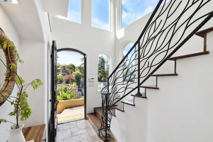 6308 Broadway Terrace, Oakland, California 94618