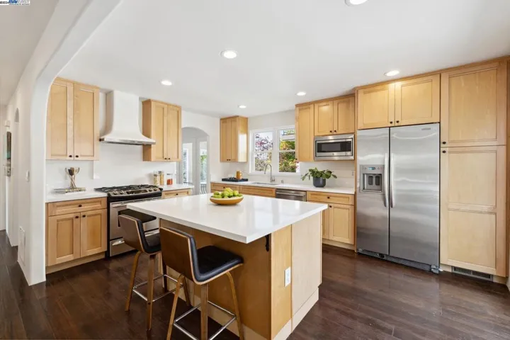 6308 Broadway Terrace, Oakland, California 94618
