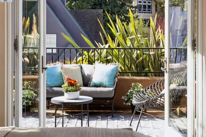 6308 Broadway Terrace, Oakland, California 94618