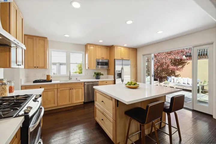 6308 Broadway Terrace, Oakland, California 94618
