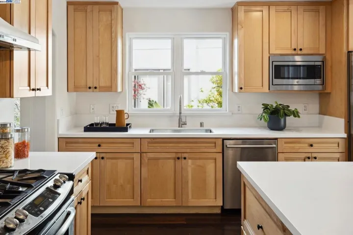 6308 Broadway Terrace, Oakland, California 94618