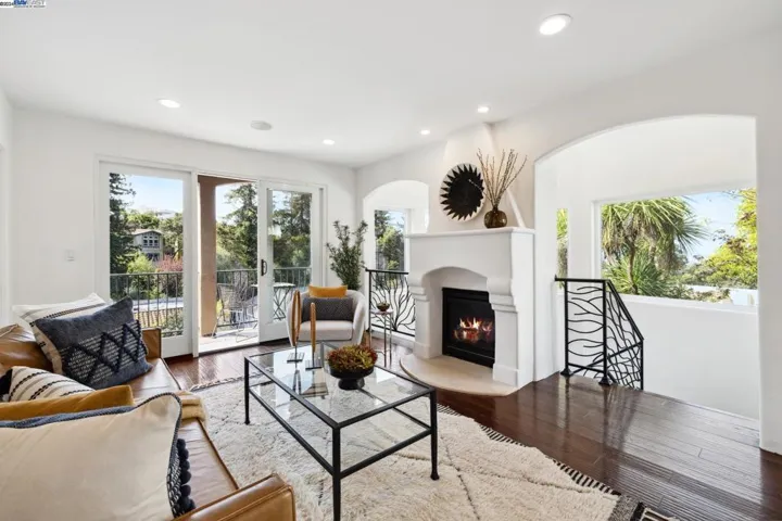 6308 Broadway Terrace, Oakland, California 94618