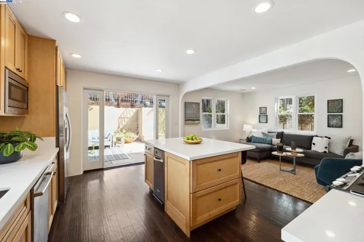 6308 Broadway Terrace, Oakland, California 94618
