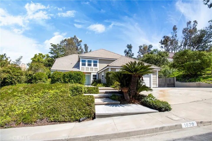 1070 S Road Runner Road, Anaheim Hills, California 92807