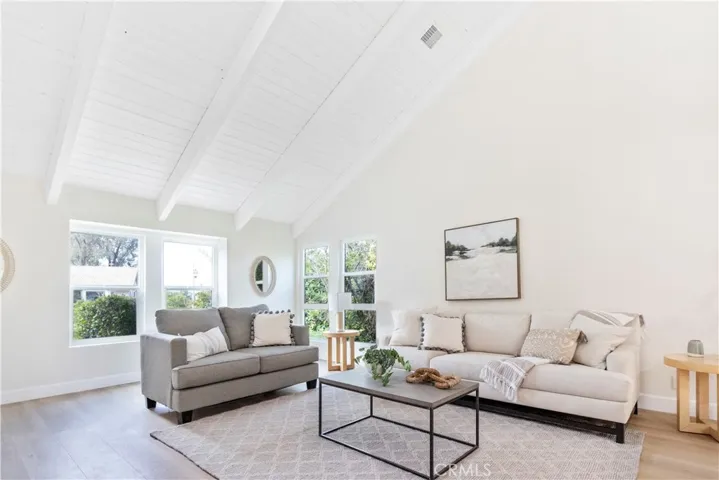 1070 S Road Runner Road, Anaheim Hills, California 92807