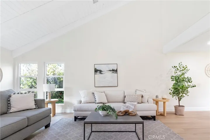 1070 S Road Runner Road, Anaheim Hills, California 92807