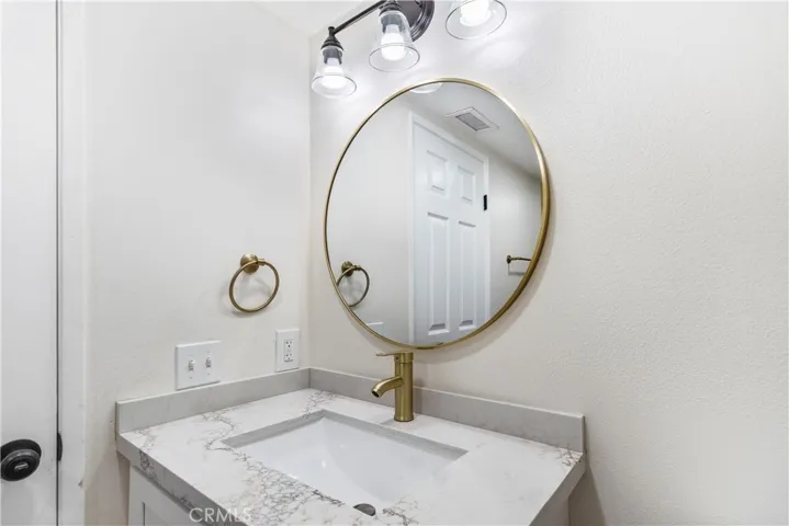 1070 S Road Runner Road, Anaheim Hills, California 92807