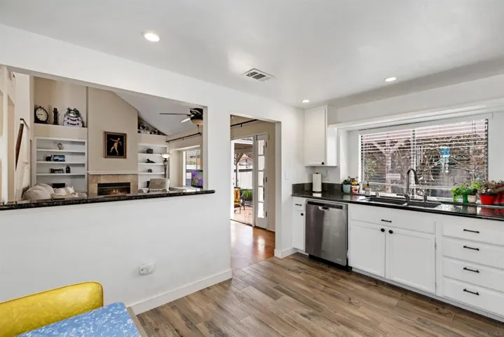 825 Glenwood Way, Escondido, California 92026