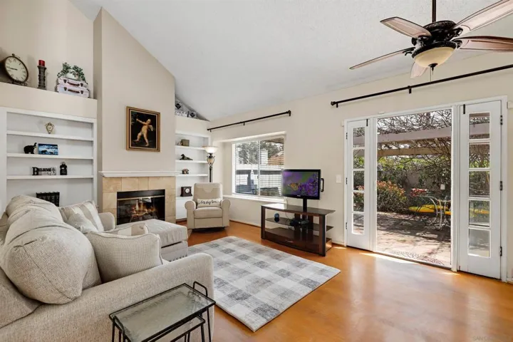 825 Glenwood Way, Escondido, California 92026