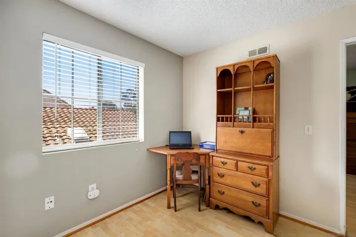 825 Glenwood Way, Escondido, California 92026