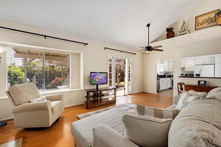 825 Glenwood Way, Escondido, California 92026