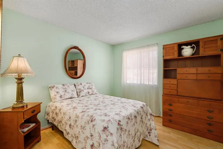 825 Glenwood Way, Escondido, California 92026