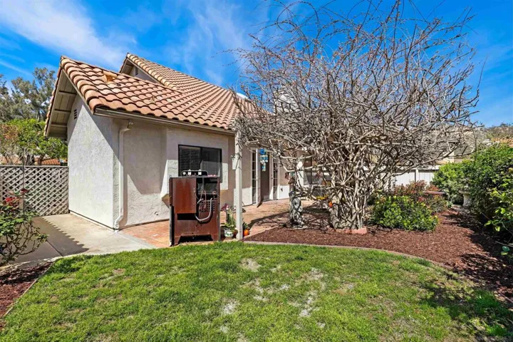 825 Glenwood Way, Escondido, California 92026