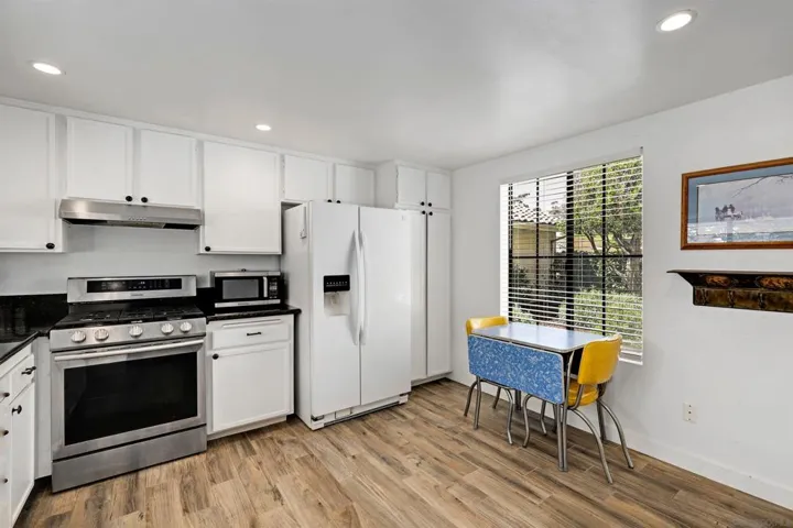 825 Glenwood Way, Escondido, California 92026