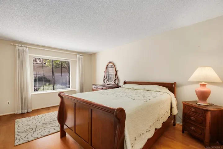 825 Glenwood Way, Escondido, California 92026