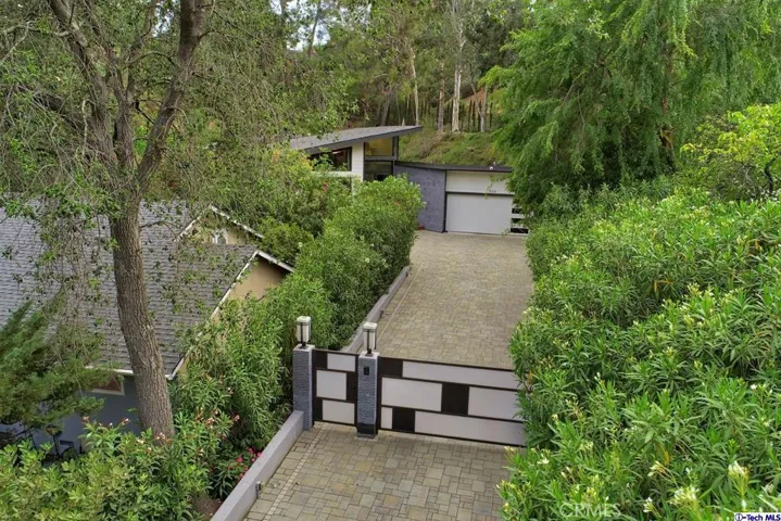 1564 Sheridan Road, Glendale, California 91206