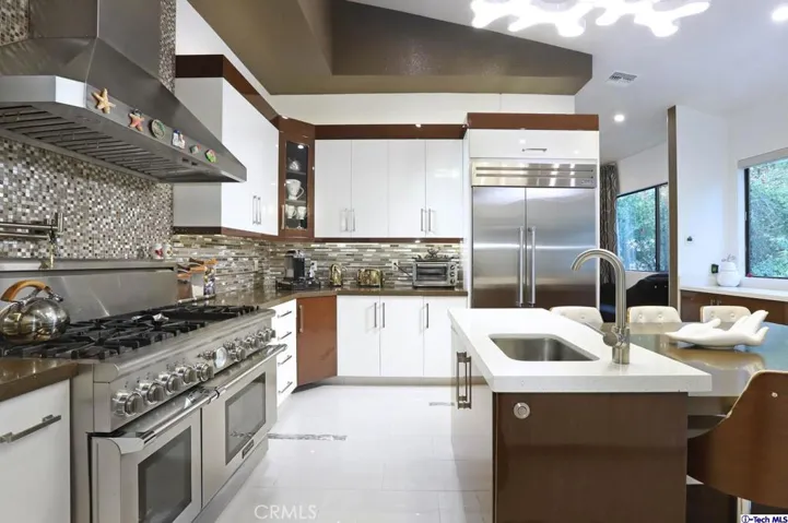 1564 Sheridan Road, Glendale, California 91206