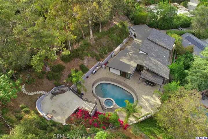 1564 Sheridan Road, Glendale, California 91206