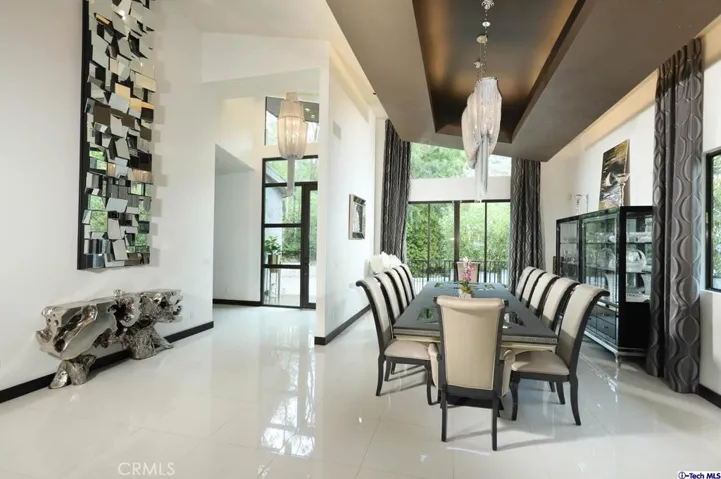 1564 Sheridan Road, Glendale, California 91206