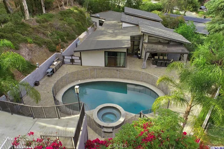 1564 Sheridan Road, Glendale, California 91206