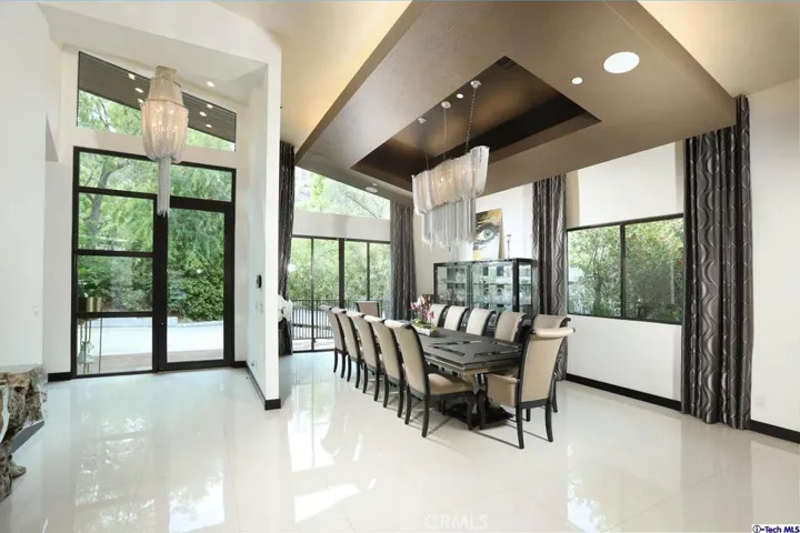 1564 Sheridan Road, Glendale, California 91206