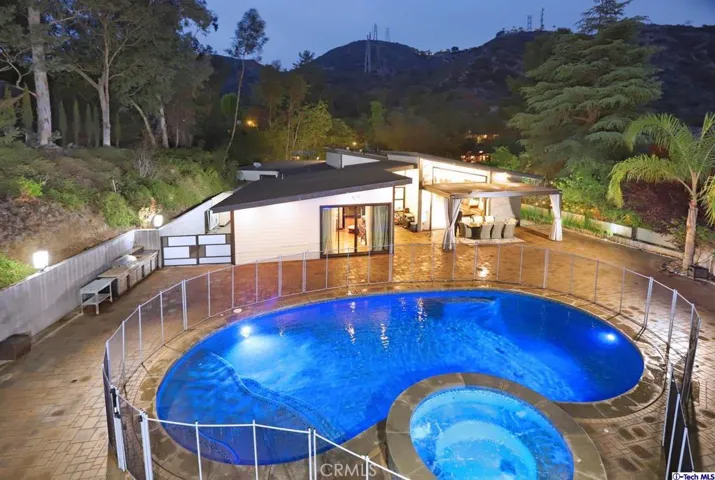1564 Sheridan Road, Glendale, California 91206