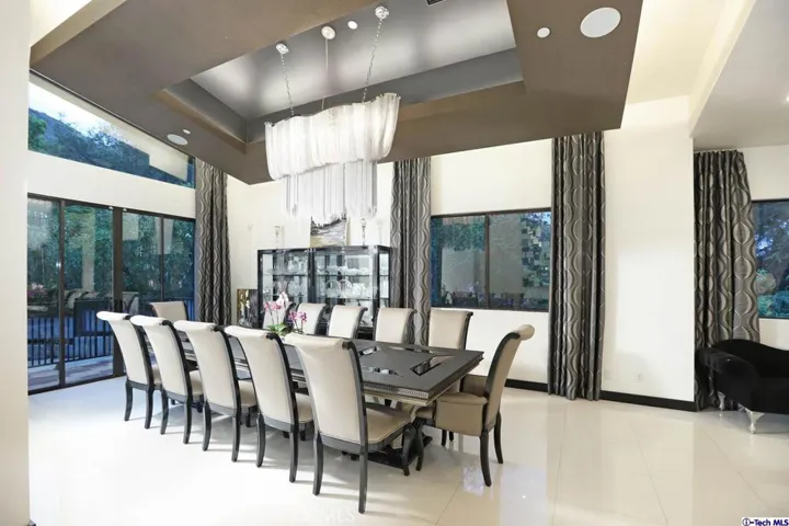1564 Sheridan Road, Glendale, California 91206