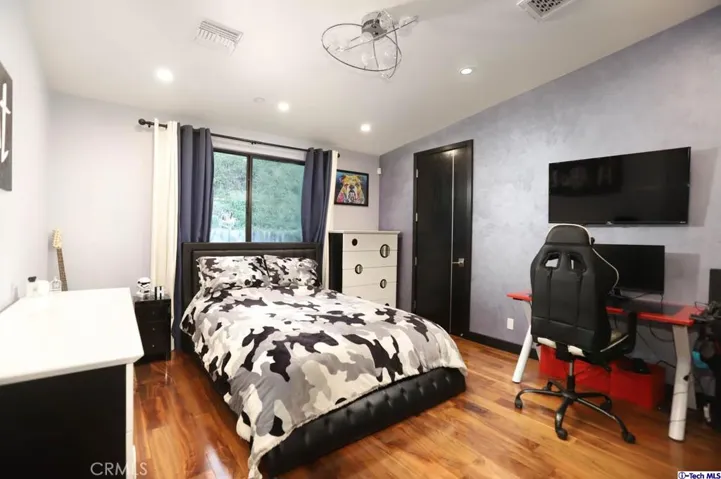1564 Sheridan Road, Glendale, California 91206
