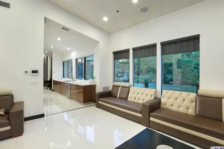 1564 Sheridan Road, Glendale, California 91206