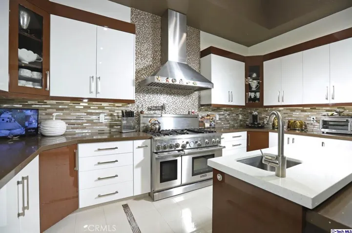 1564 Sheridan Road, Glendale, California 91206