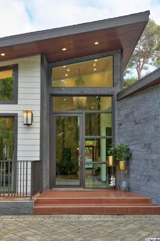 1564 Sheridan Road, Glendale, California 91206