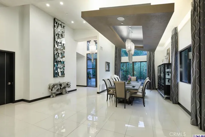 1564 Sheridan Road, Glendale, California 91206