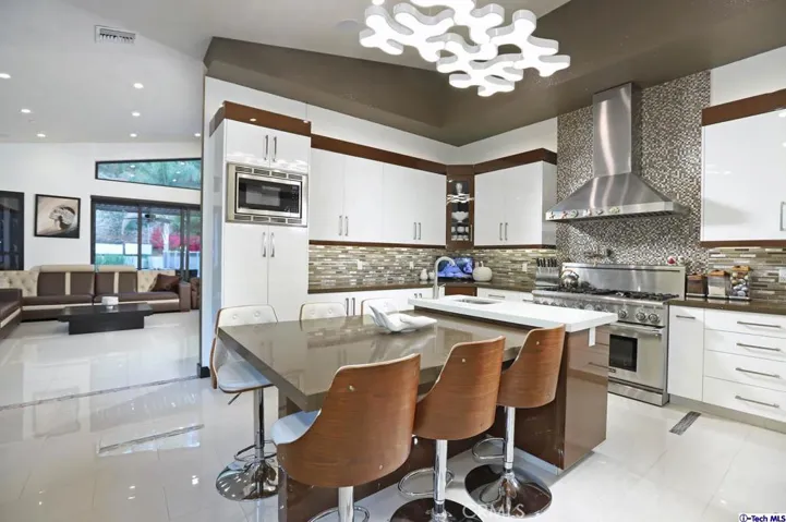 1564 Sheridan Road, Glendale, California 91206