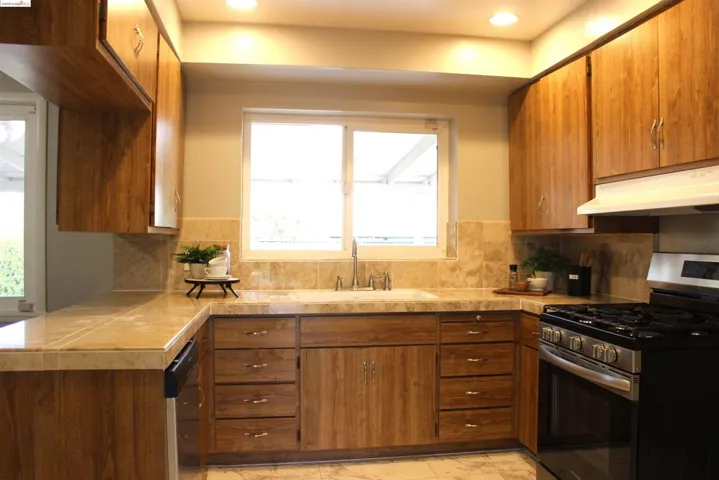 257 Redondo Dr, Pittsburg, California 94565