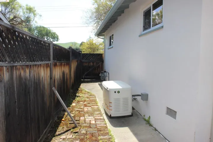 257 Redondo Dr, Pittsburg, California 94565