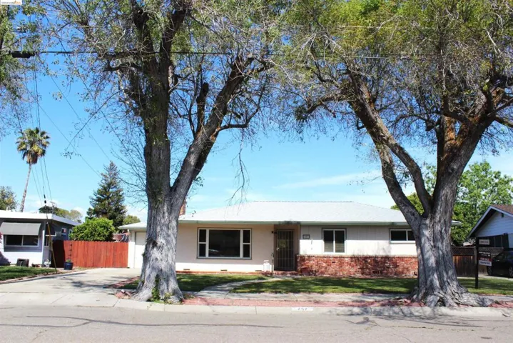 257 Redondo Dr, Pittsburg, California 94565